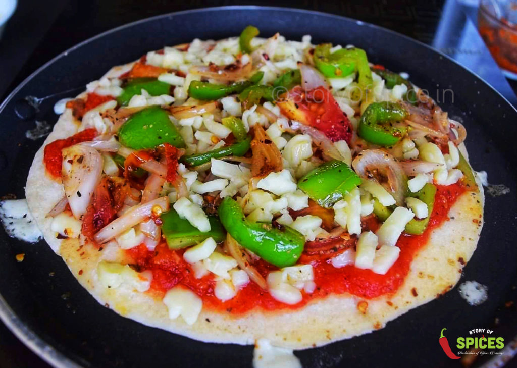 15-Minutes-NO-OVEN-NO-YEAST-Pizza_Story-Of-Spices